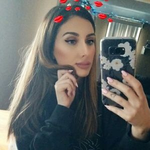 Meet your Posher, Amber